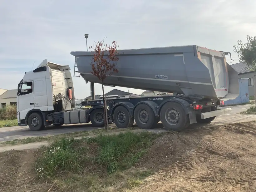 Stavba Cífer 1 – zásobovanie materiálom