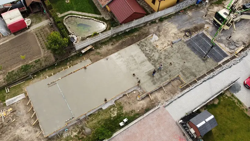 Stavba Zavar – betonáž dosky